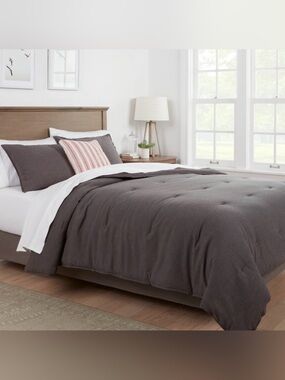 NIB Threshold Full/Queen Space Dyed CottonLinen Comforter & Sham Set Olive/Gray